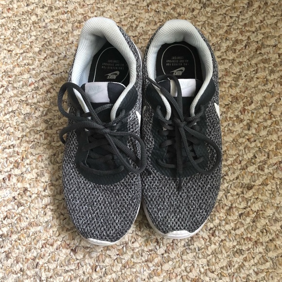 Nike Shoes - Nike sneakers
